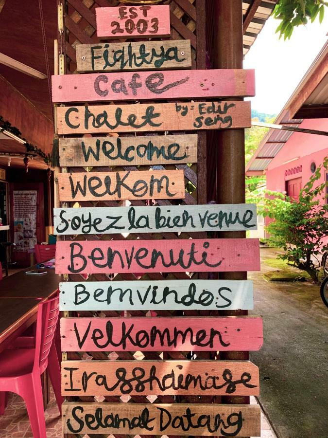Fiqthya Chalet & Cafe Kampong Ayer Batang 외부 사진